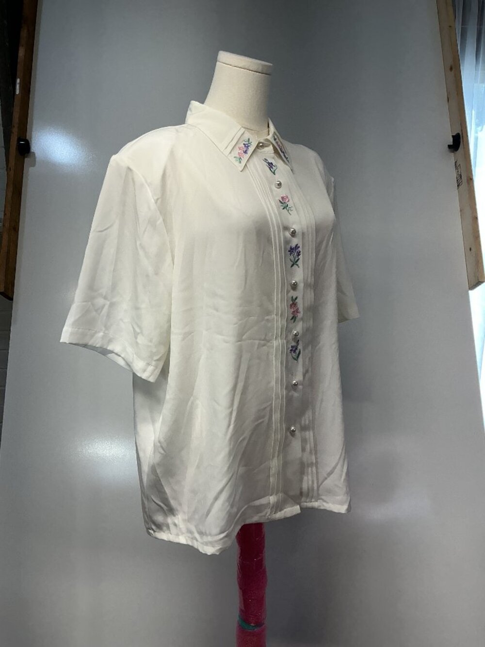 Koret 18 White Floral Embroidered Pearl Button Blouse Cottagecore - Picture 14 of 14